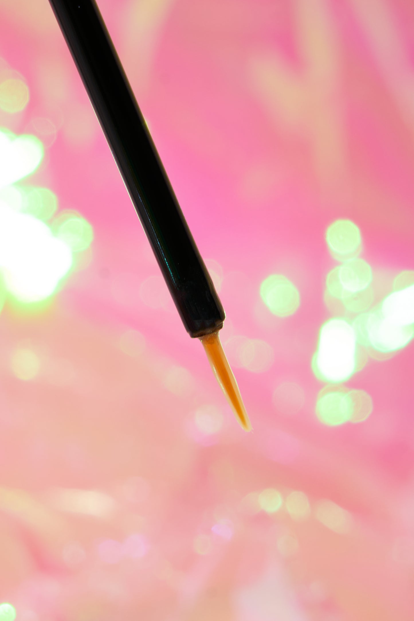Serum Alargador de Pestañas y Cejas con Activos Naturales